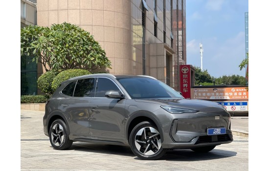 Geely Galaxy E5 2WD, 2025 (7), модель 2026 года, пробег 15 тысяч км